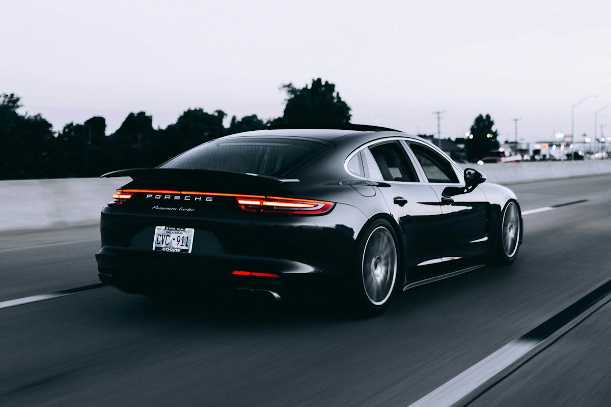 Porsche Panamera 4S Executive Lüks